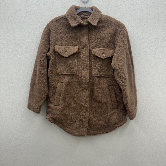 American Eagle Jackets & Blazers - American Eagle Sherpa Button Up Shacket Shirt w Pockets Warm Winter Womans Small
